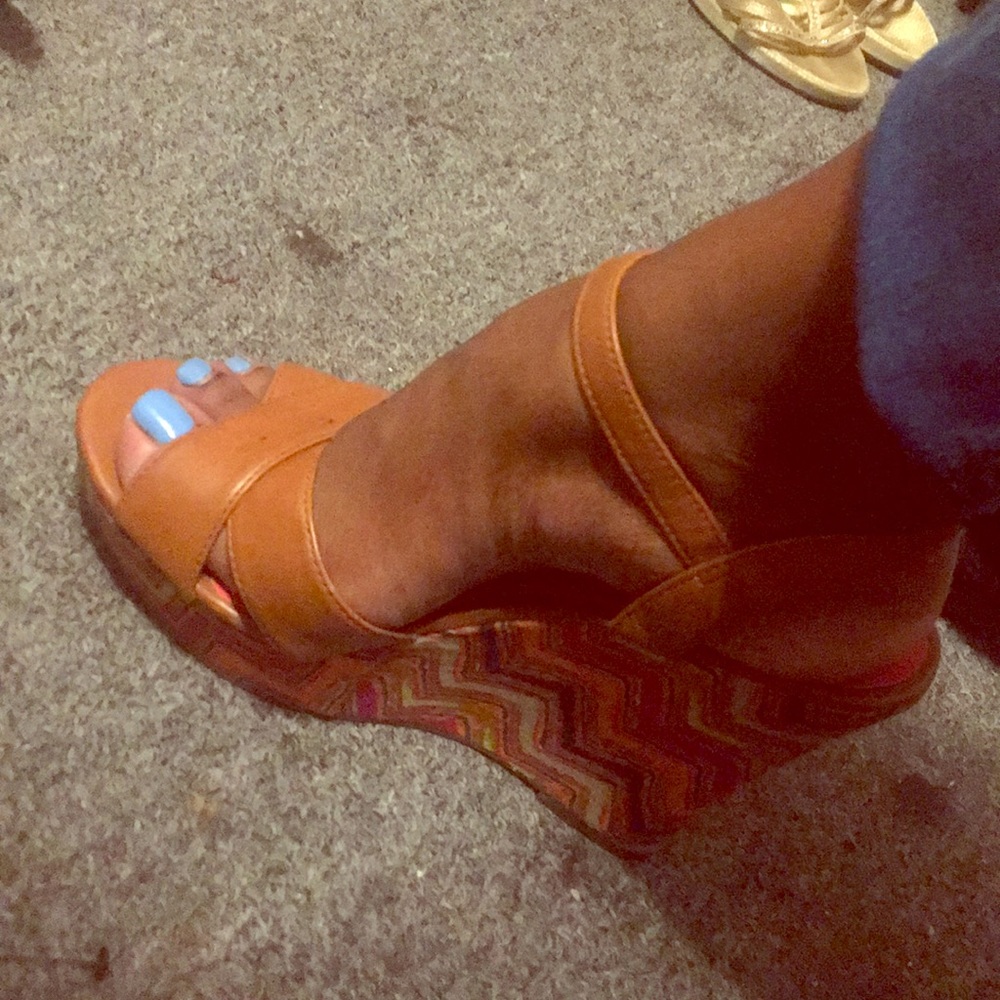 Brown and colored patterned wedge